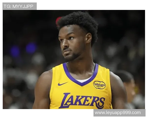 布朗尼谈比赛适应性提升对攻防战术掌握更加自如