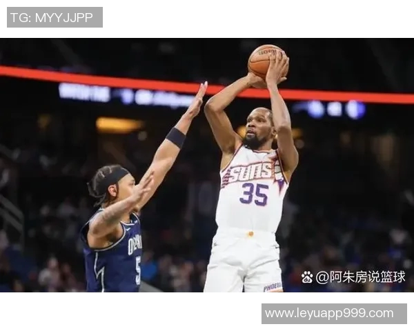 杜兰特首节状态低迷全场13投仅6中贡献15分4篮板2助攻1盖帽