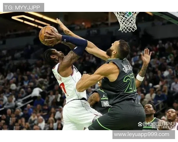 芬奇称赞里德表现出色砍下22分投篮流畅令人印象深刻
