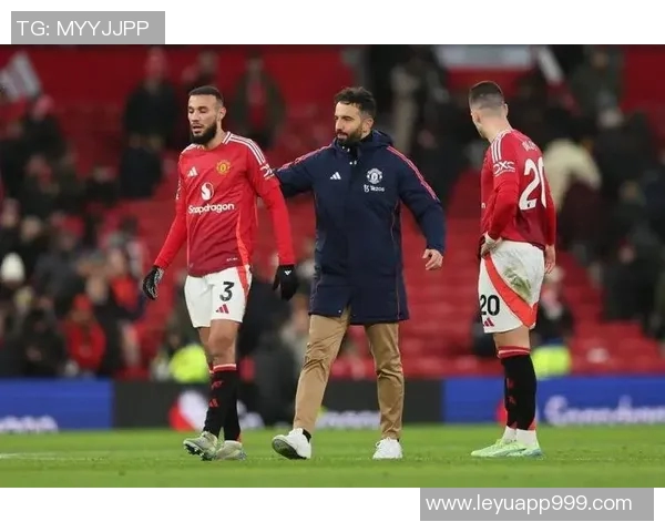 曼联冬窗前将与梅努齐尔克泽进行重要谈判探讨转会事宜