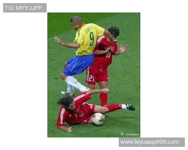 维耶里回忆与里皮冲突大罗在比赛中仅展现训练水平的十分之一 维耶里回忆与里皮冲突大罗在比赛中仅展现训练水平的十分之一